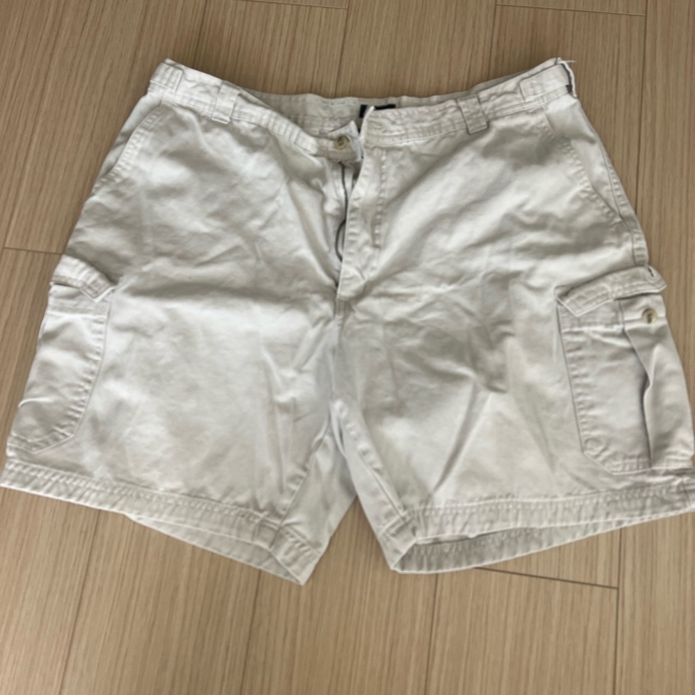 Izod White Cargo Shorts - Classic Utility Style